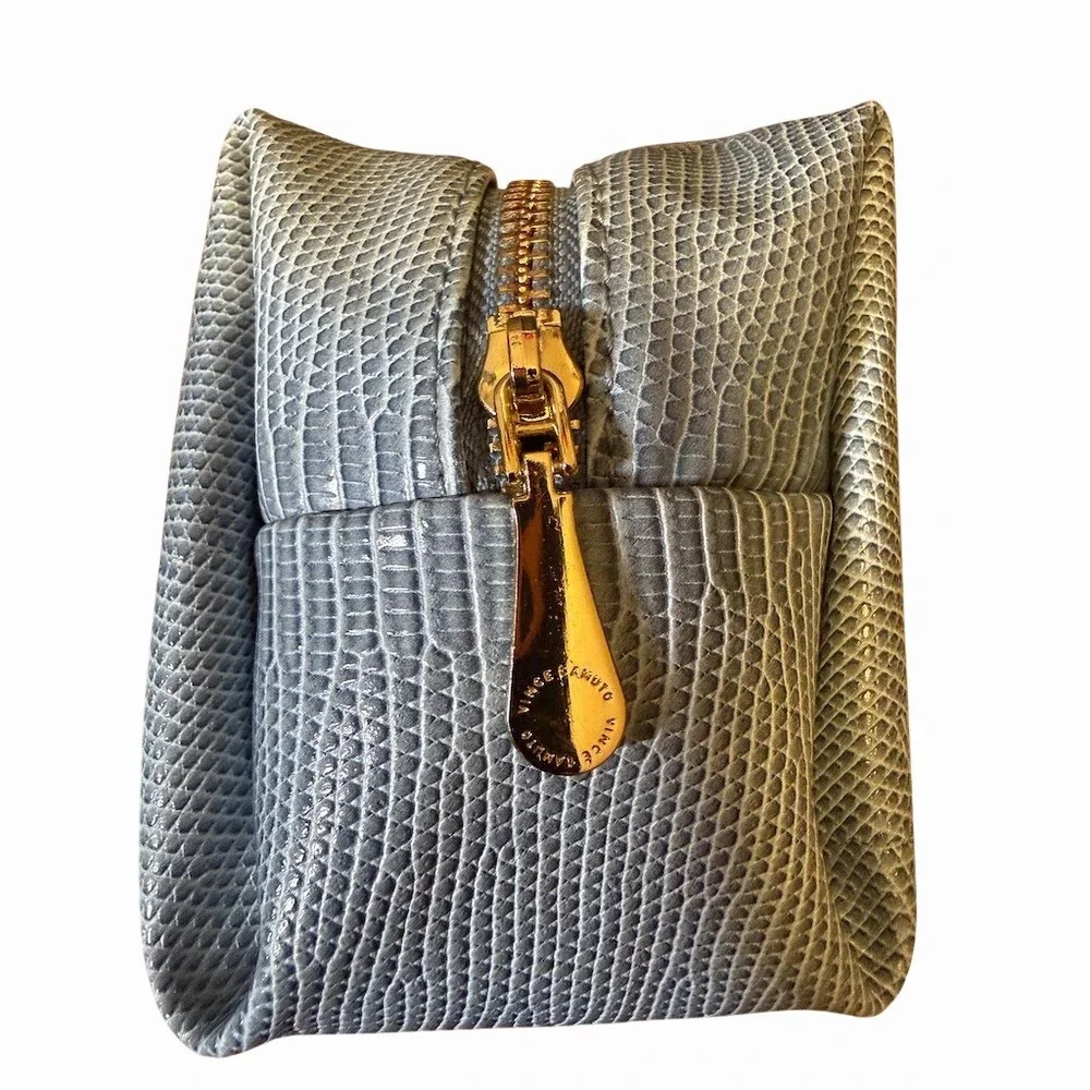 Vince Camuto Blue Makeup Bag Gold Zip Logo Plaque Interior Pocket